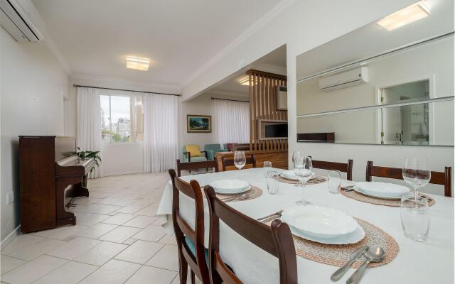 Lindo apto no Centro de Floripa ESO404