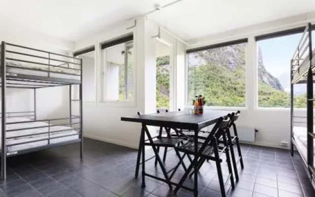 Trolltunga Guesthouse