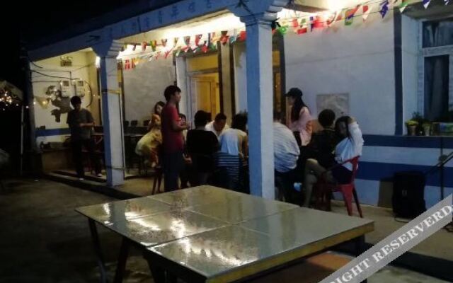 Zhoushan youth hostel for the elderly and the sea