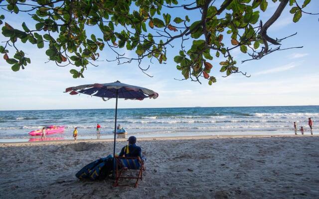 Grand Beach Condo B404 by Malai