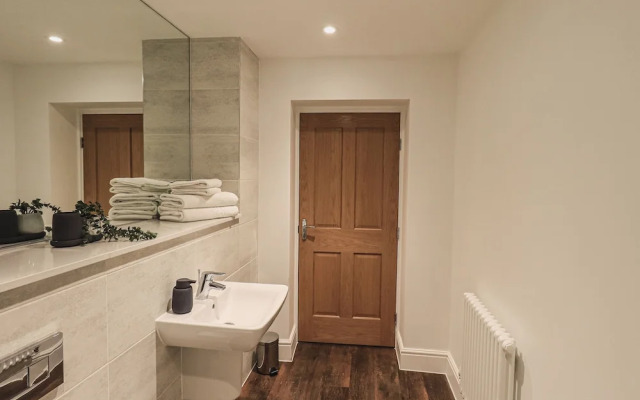 The Wilfred Suite Stone Cross Mansion