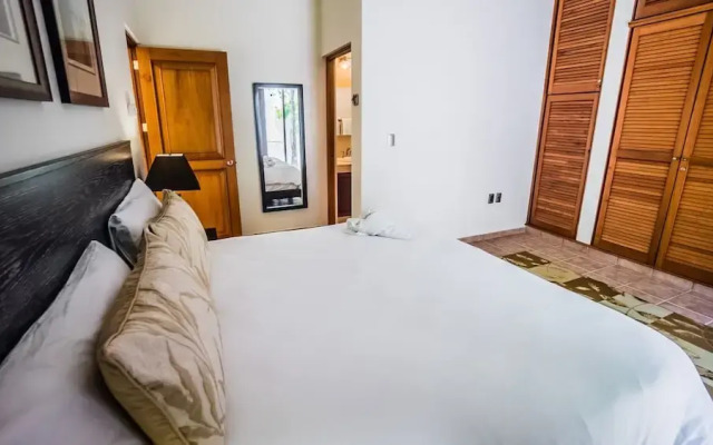 Romanina 1 Condo in the Heart of Playa del Carmen by Redawning