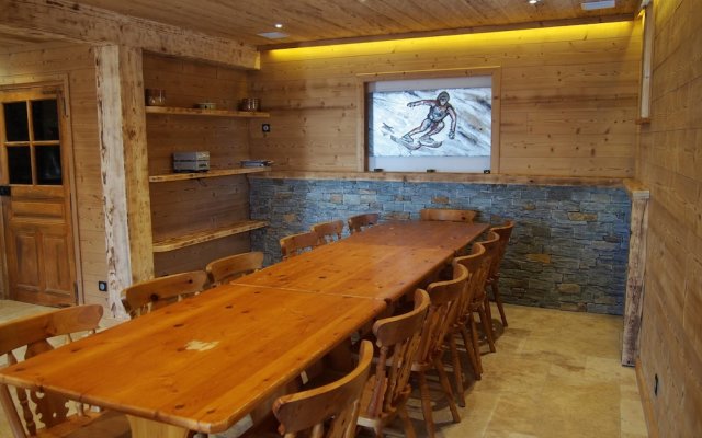 Chalet With 7 Bedrooms in Saint-jean-d'arves, With Wonderful Mountain