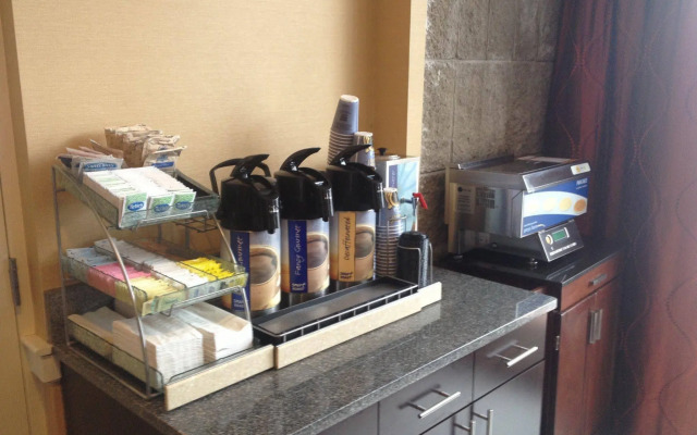 Holiday Inn Express & Suites Boston - Cambridge by IHG