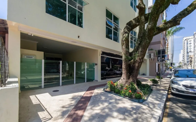 Aprt w Balcony 600m fr the Coast Centro BC Ejf0702