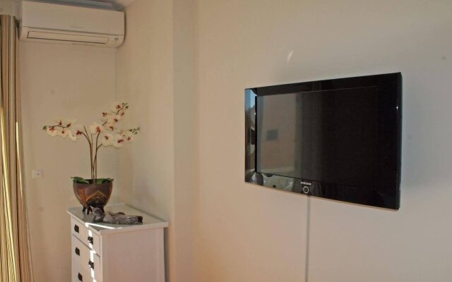 AHO Guest House