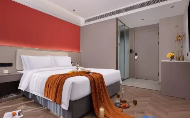 M Designer Hotel (Chengdu International Trade City Branch)