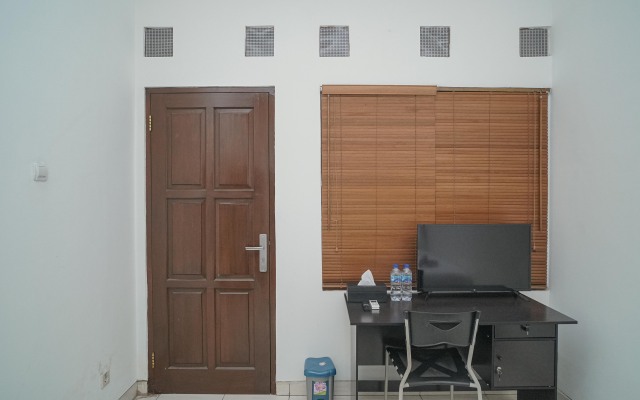 RedDoorz near RS Patria IKKT