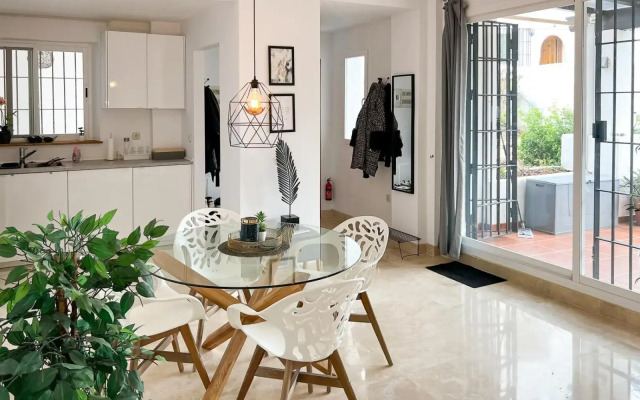 57-Beautiful Apartment with Stunning Views in Calahonda, Mijas