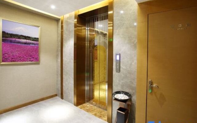 PengChengLijing Hotel (Zhuhai Gongbei Port Qinglv South Road)