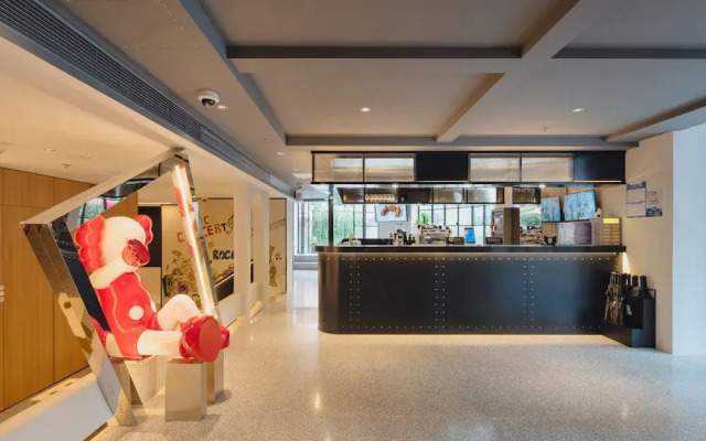 Dayin Hotel (Shanghai People's Square & Suzhou River Branch)