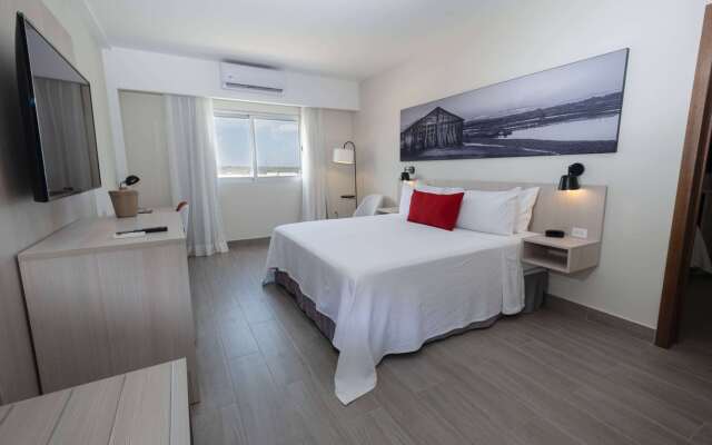 Super 8 By Wyndham Manzanillo