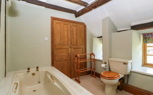 Lower Court Byre