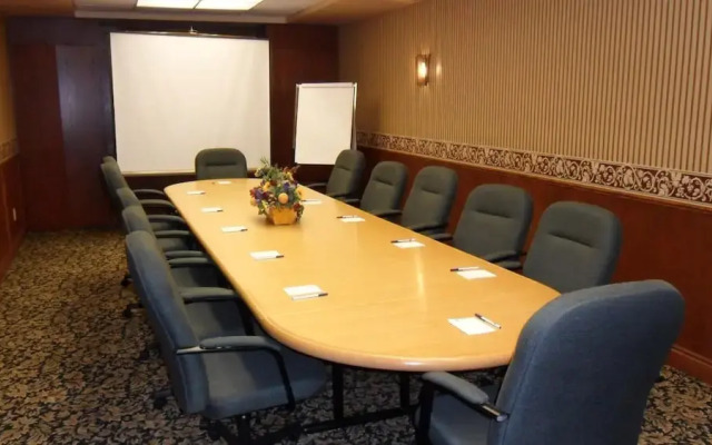 Lakeview Inns & Suites - Hinton