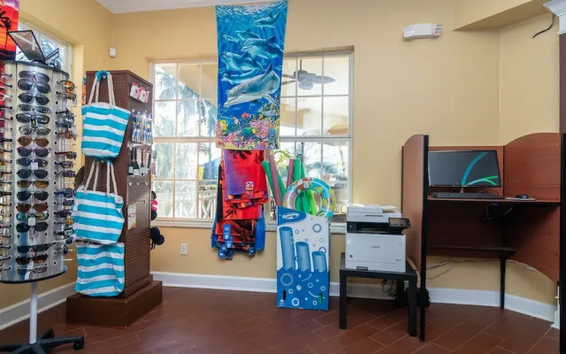 Mickey's Hide Away Screened-in Pool