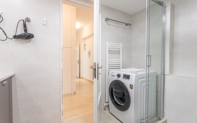 Modern ParkView 2bdr