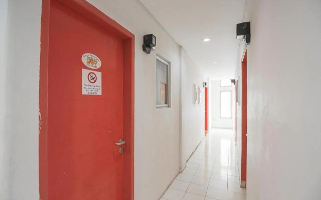 RedDoorz @ Batam Center 2