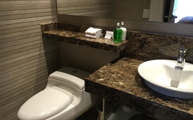 Hotel Plaza Suites