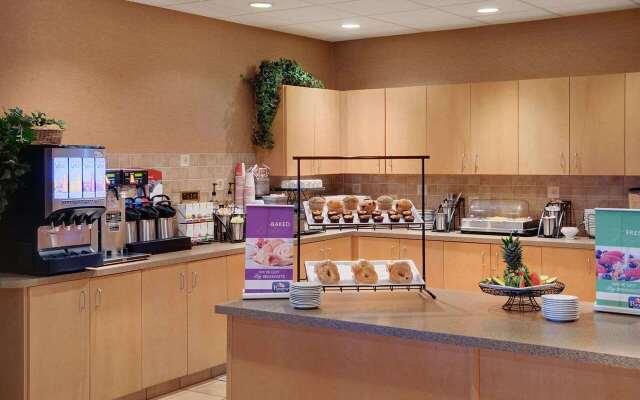 Pomeroy Inn and Suites Chetwynd