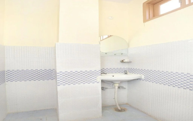 Hotel Red House By OYO Rooms