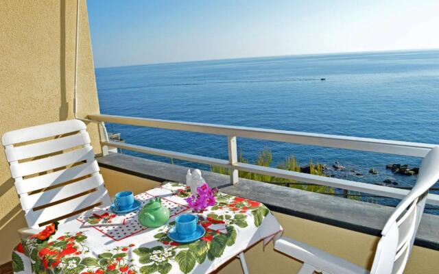 House Esperia by Holiday World