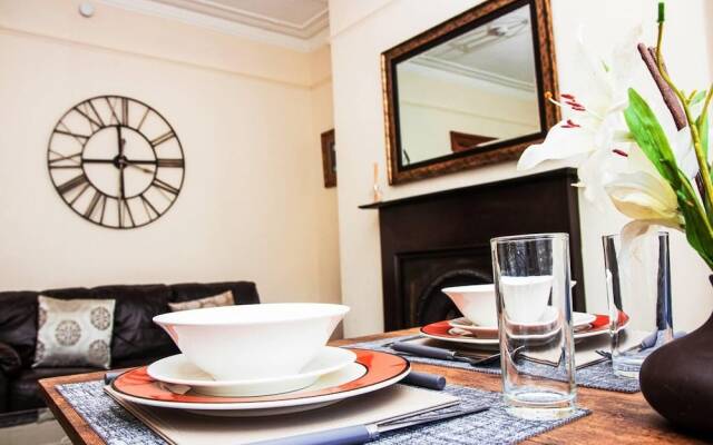 The Summit West End - 1BR Cosy Flat, Central, Wifi