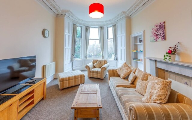 Incredible Victorian 4 Bedroom Apartment