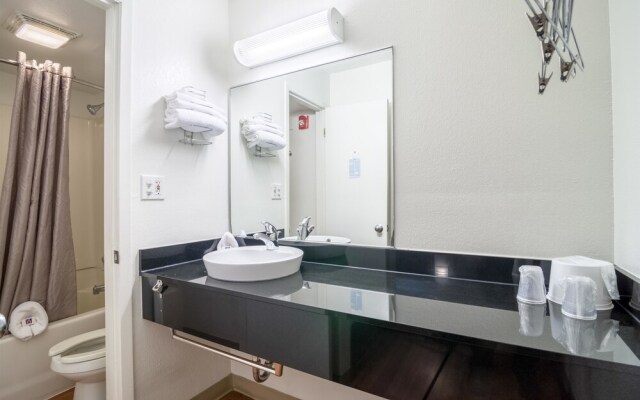 Motel 6 Chicago Southwest - Aurora