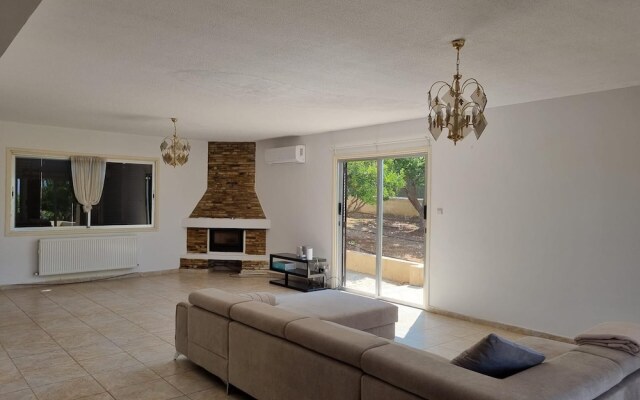 Impeccable 3-bed Villa in Tala - Paphos