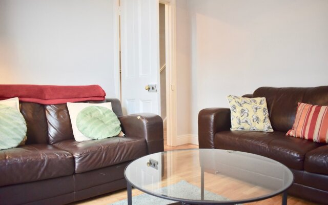 Traditional 4 Bedroom Home in Trendy Ranelagh