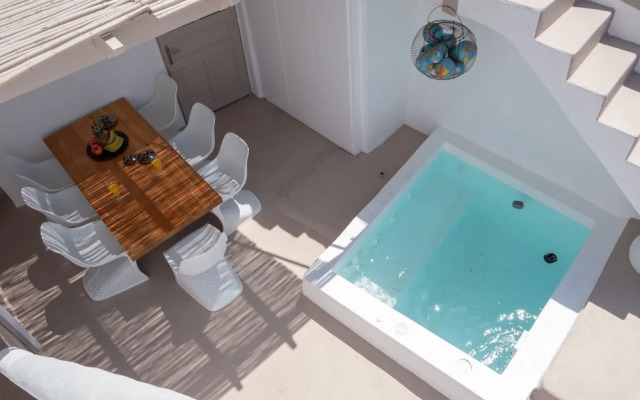 Globe Suites