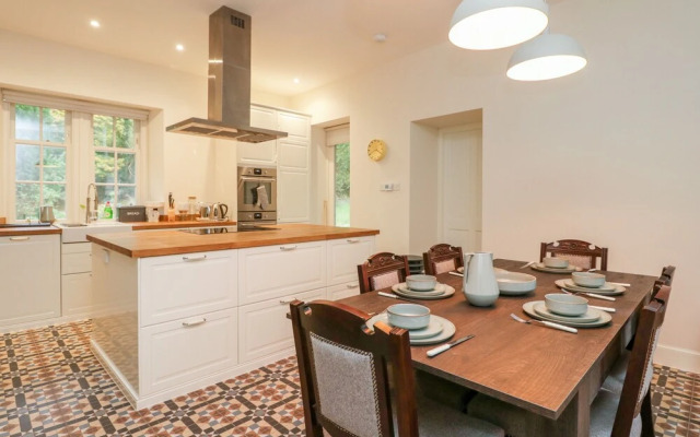 East Firwood (Adults Only)