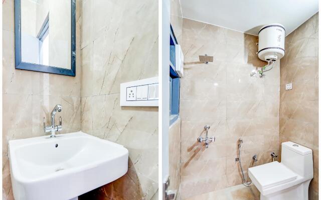 OYO 78855 White Sky Hotel