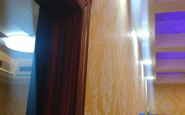 Yilong Shihui Hotel