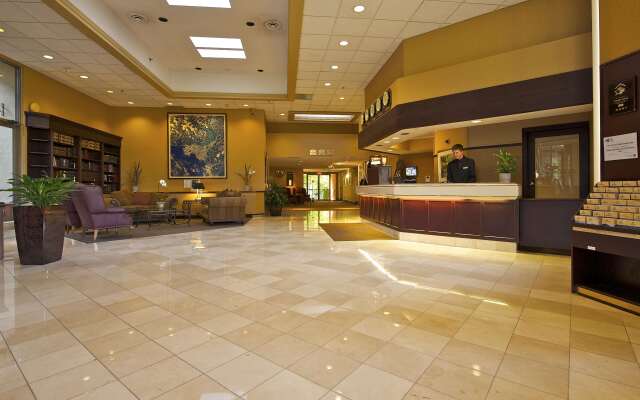 Coast Tsawwassen Inn