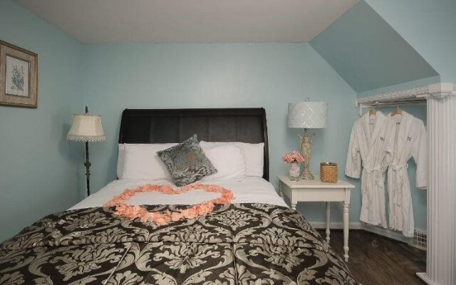 HideAway Country Inn