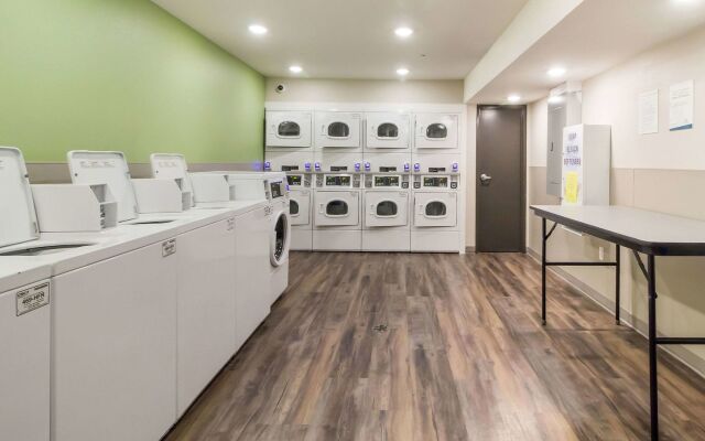 WoodSpring Suites Lake Jackson