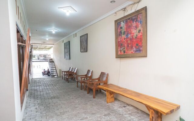 RedDoorz @ Villa Akbar 3