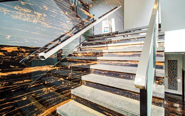 Capital O 74732 Prime Grand Hotel