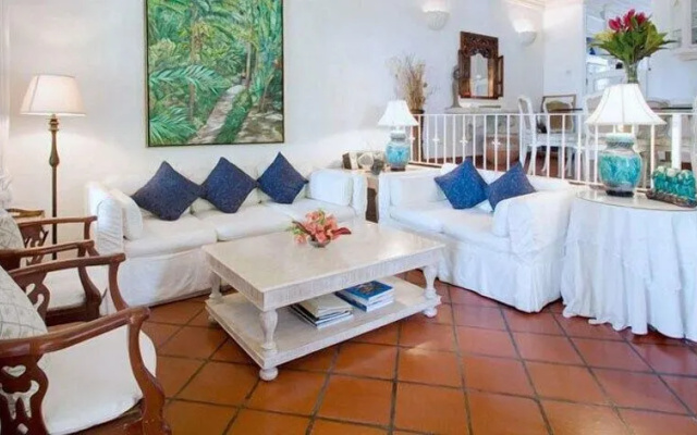 Emerald Beach 2 - Villa Allamand