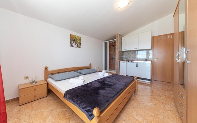 Amazing Apartment in Kastel Sucurac With Wifi and 3 Bedrooms
