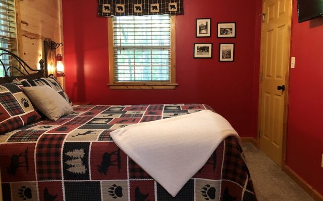 Amazing Dreams 2 Bedroom Cabin by RedAwning