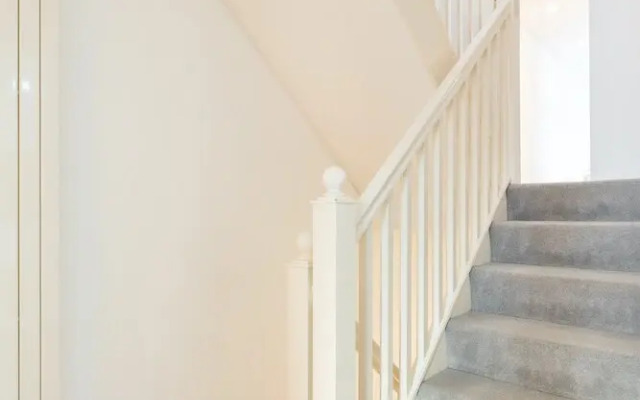 Kensington Area - Private Apartment
