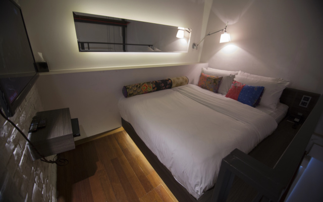 The Daulat by Hotel Calmo – Guest Rooms – Singapore