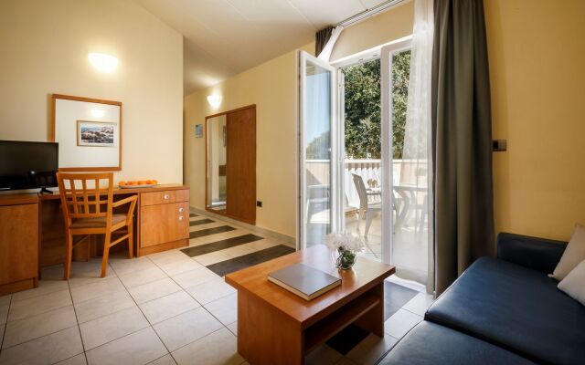 Maistra Select Amarin Resort