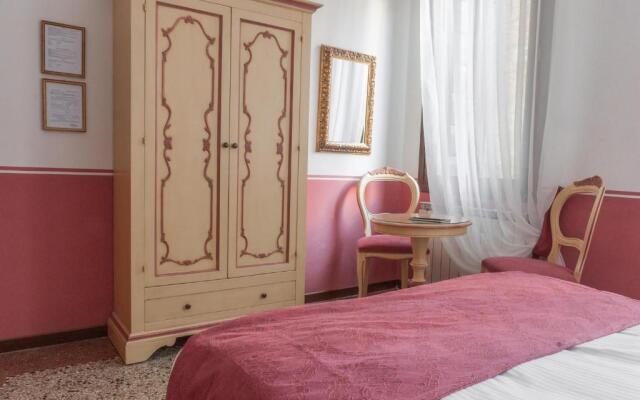 Ca' San Trovaso - 6 Rooms