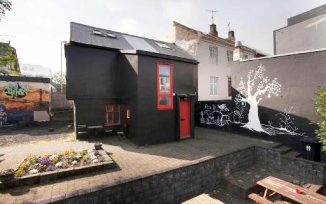 Fálkinn Guesthouse
