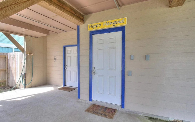 Spacious & Pet Friendly + Game Room Sleeps 10