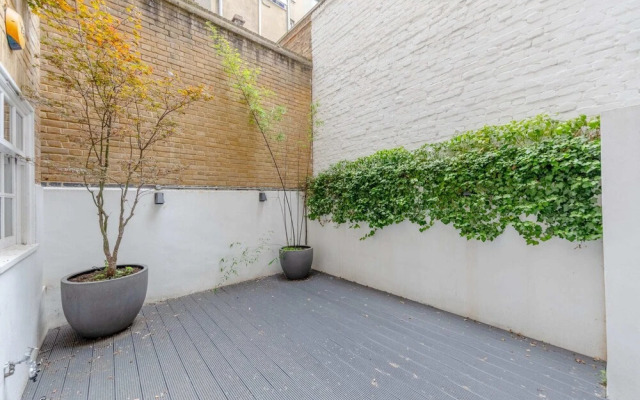 Sleek & Stylish 2BD Flat - Warren Street