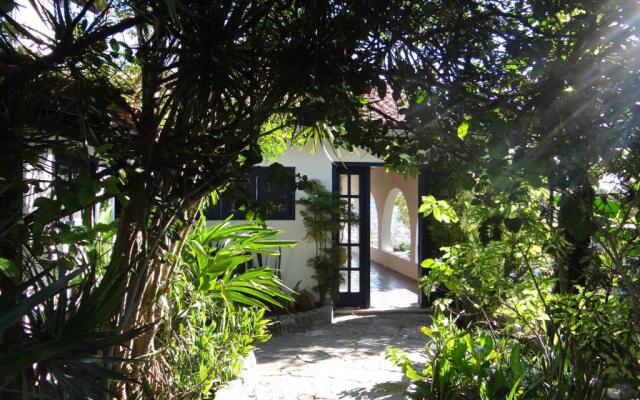 Casa Dos Arcos Bed And Breakfast